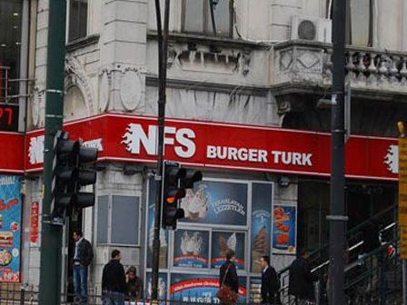 Burger Turk Mahkemeye Takıldı