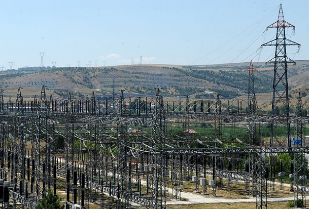 Enerji Nakil Hatları Baz İstasyonlarından Tehlikeli