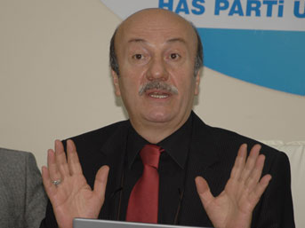 Mehmet Bekaroğlu Kimdir